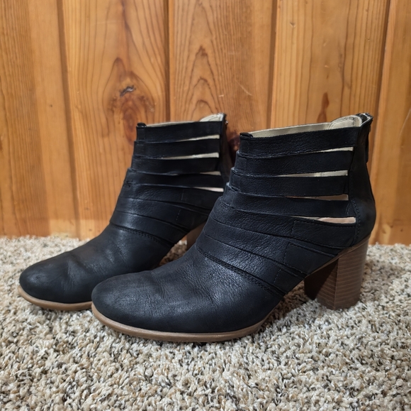 Josef Seibel Shoes - Josef Seibel Women’s Bootie Bonnie Black Cut Out Heeled Leather Size 41 / 10.5